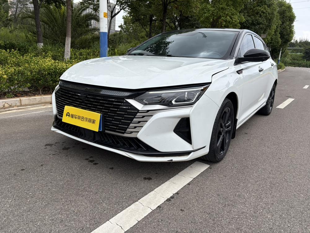 Dongfeng Fengshen Yixuan MAX