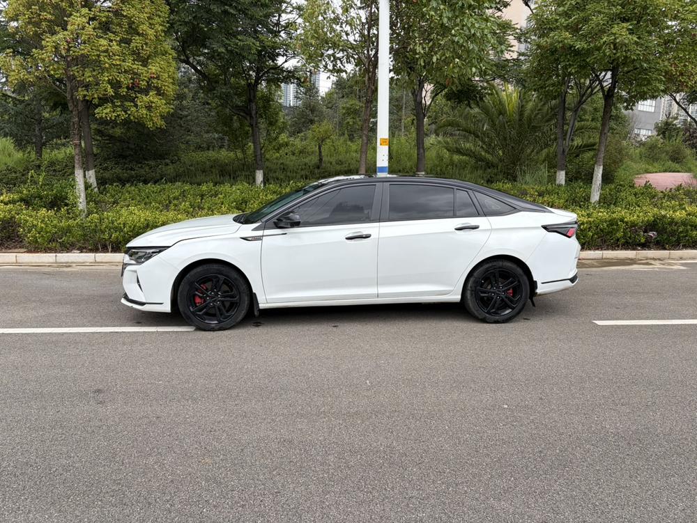 Dongfeng Fengshen Yixuan MAX