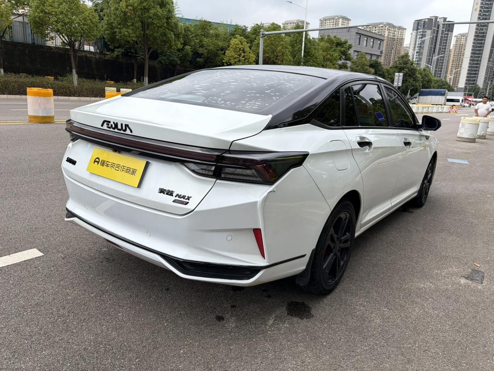 Dongfeng Fengshen Yixuan MAX