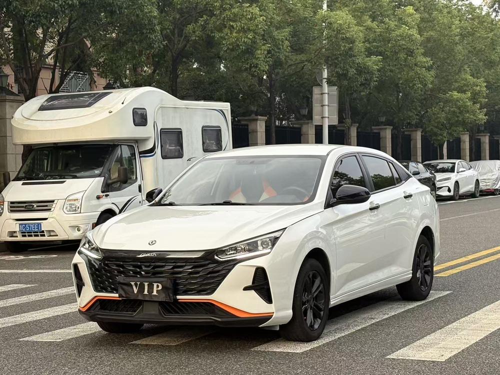 Dongfeng Fengshen Yixuan MAX