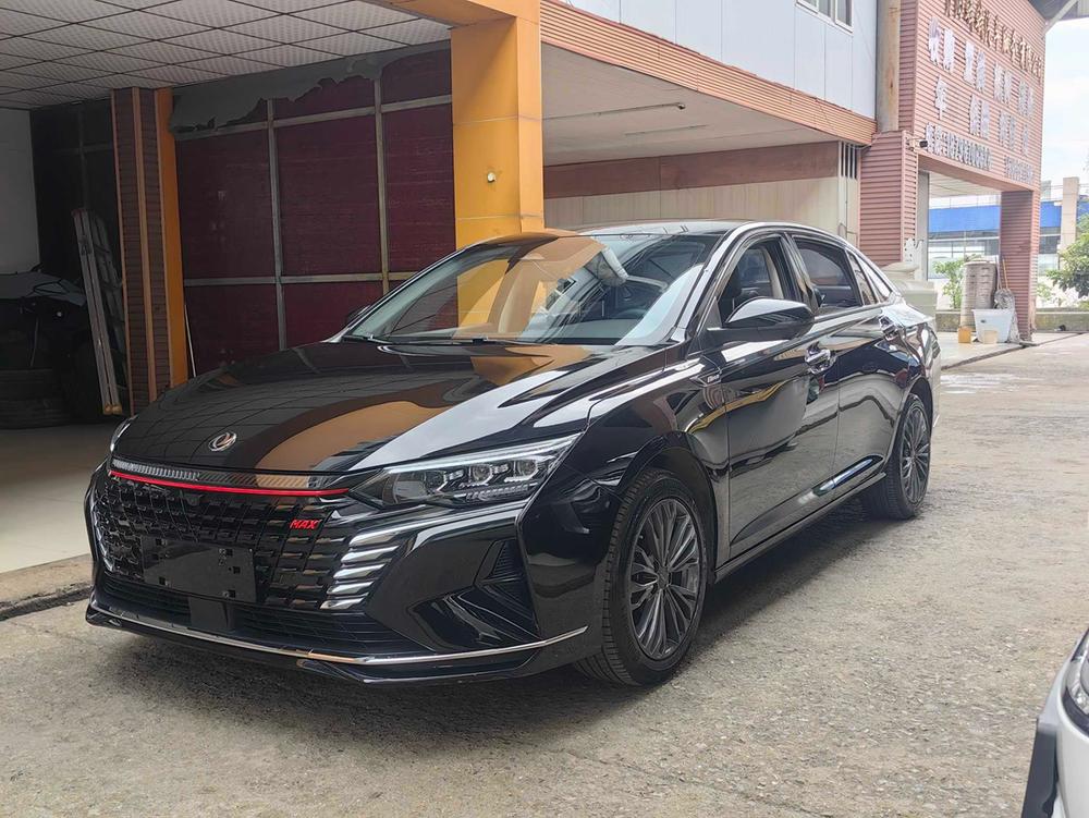 Dongfeng Fengshen Yixuan MAX