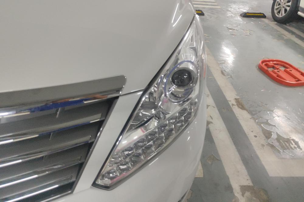 Dongfeng Fengxing Forthing CM7