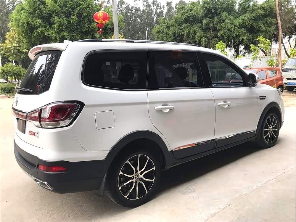 Dongfeng Fengxing Forthing SX6