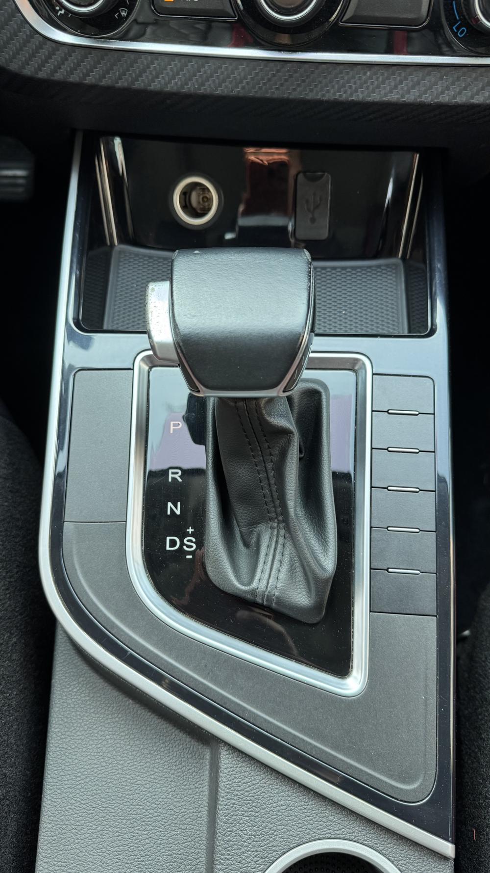 Dongfeng Fengxing Forthing T5