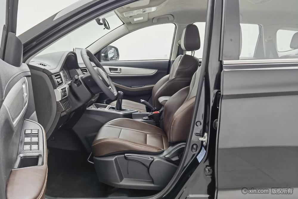 Dongfeng Fengxing Forthing T5