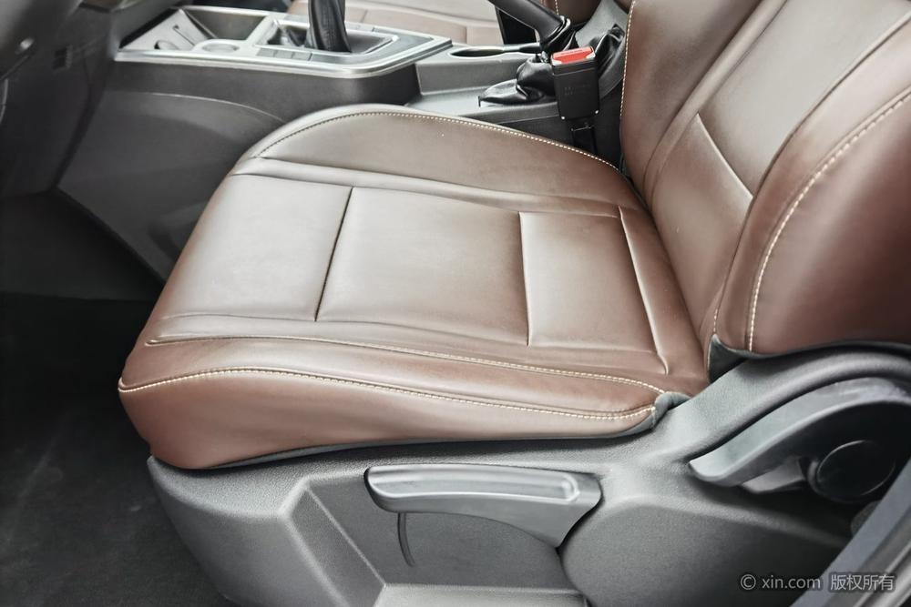 Dongfeng Fengxing Forthing T5