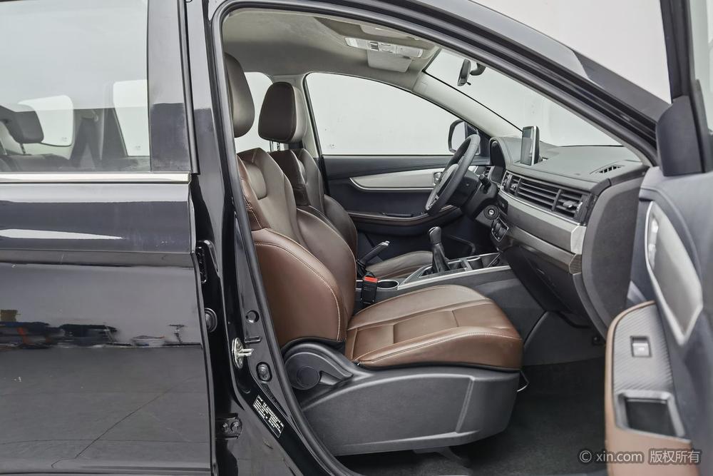 Dongfeng Fengxing Forthing T5