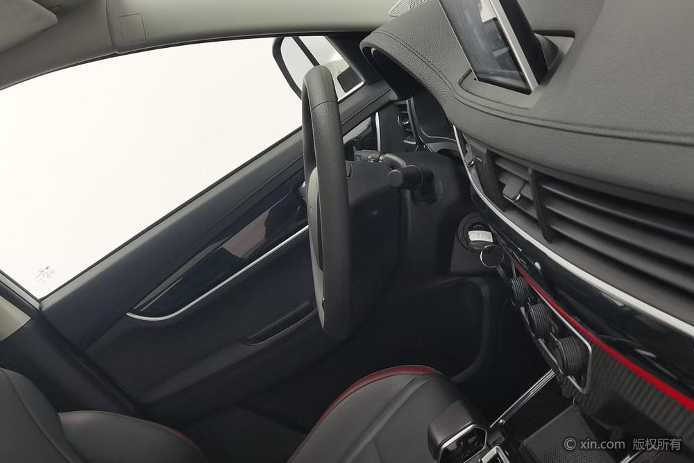 Dongfeng Fengxing Forthing T5