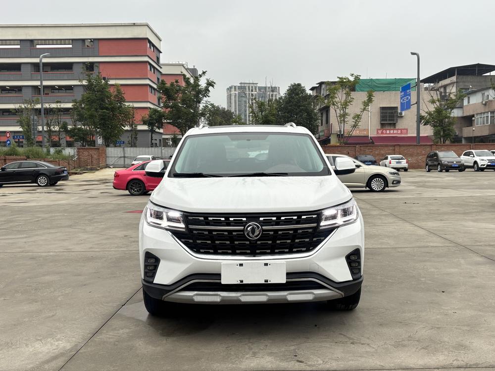Dongfeng Fengxing Forthing T5