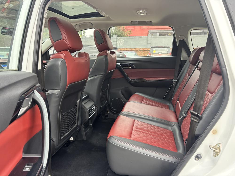 Dongfeng Fengxing Forthing T5