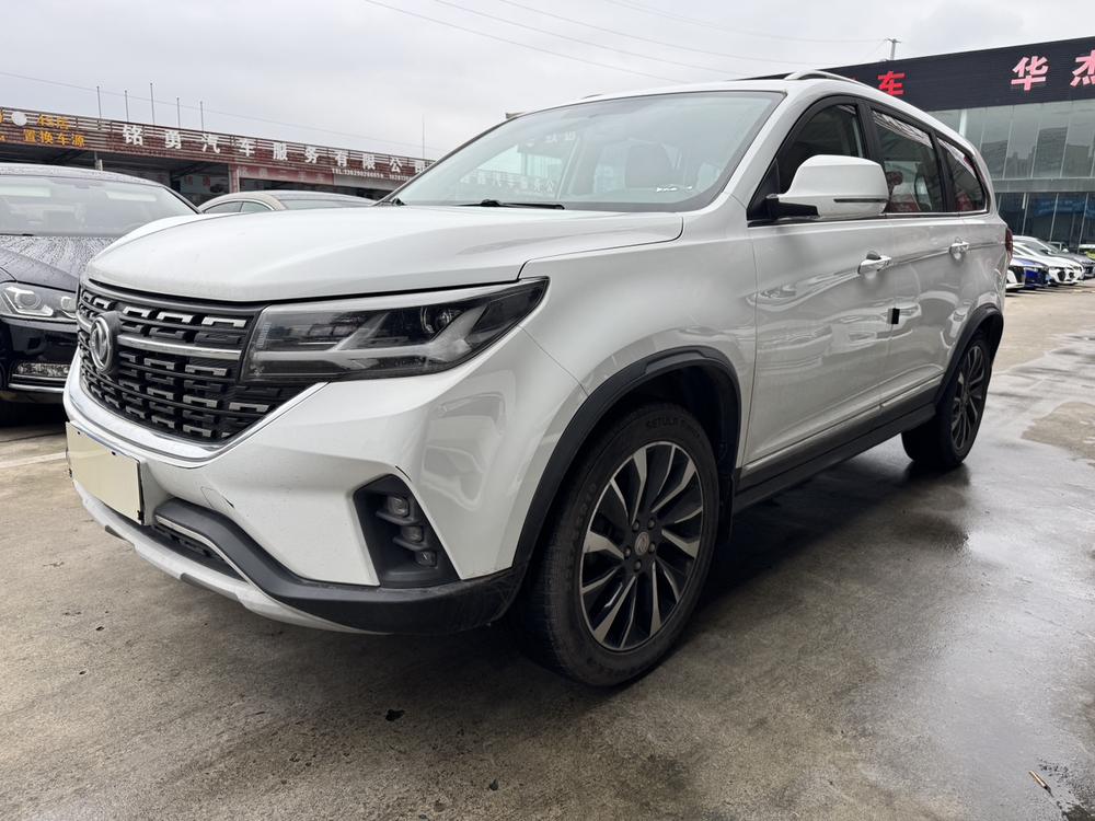 Dongfeng Fengxing Forthing T5L
