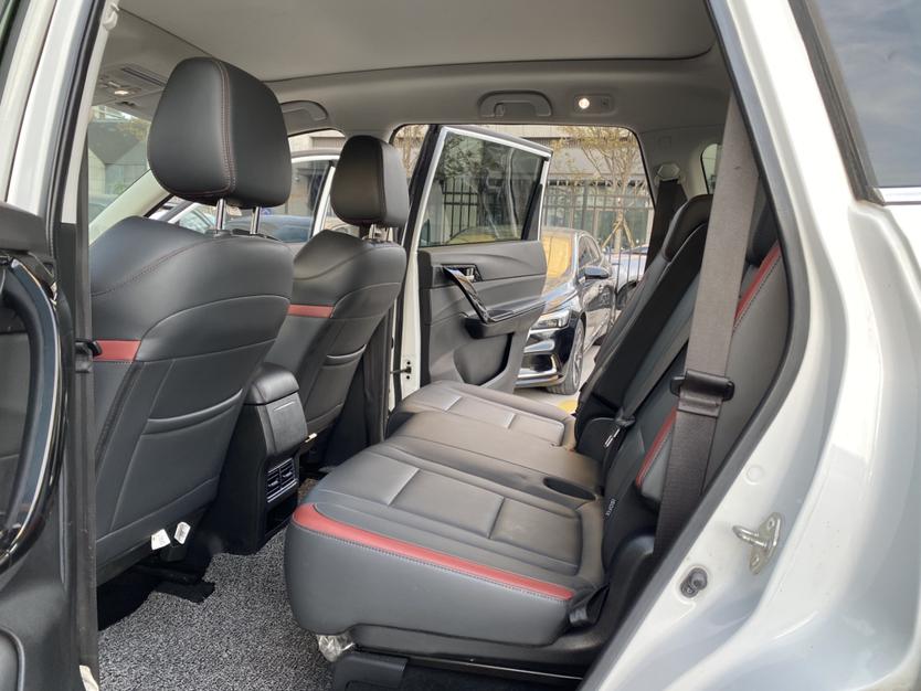 Dongfeng Fengxing Forthing T5L