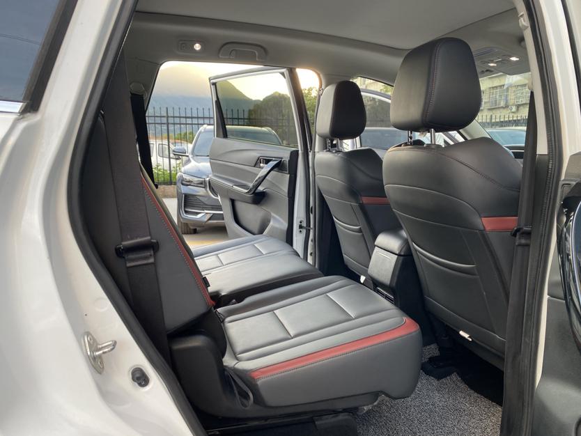 Dongfeng Fengxing Forthing T5L