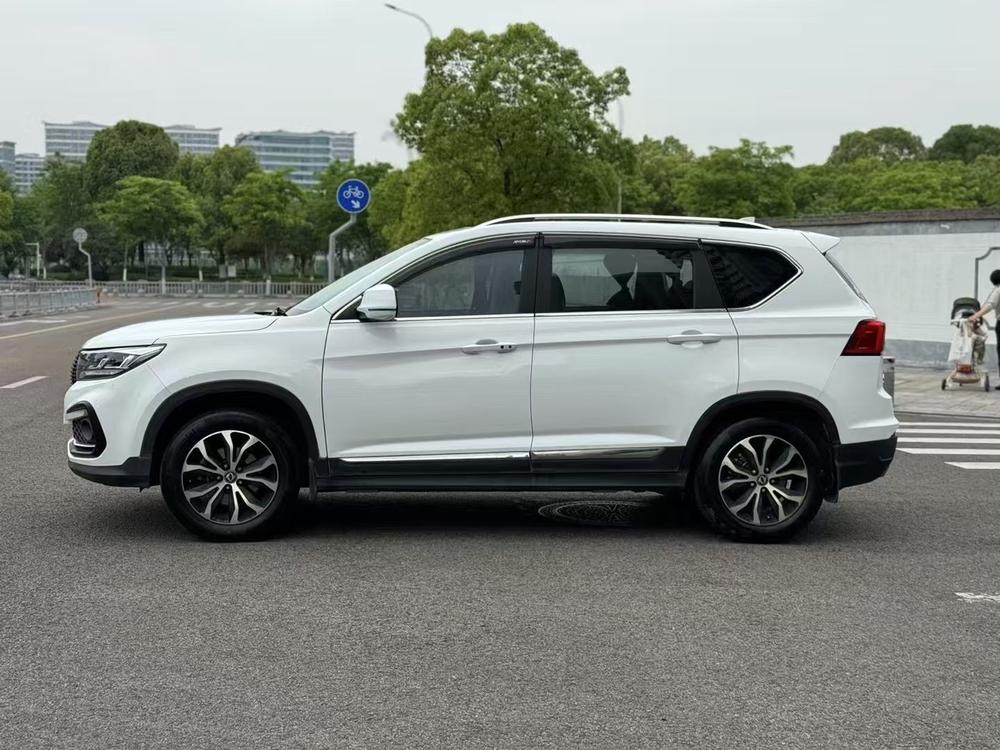 Dongfeng Fengxing Jingyi X5