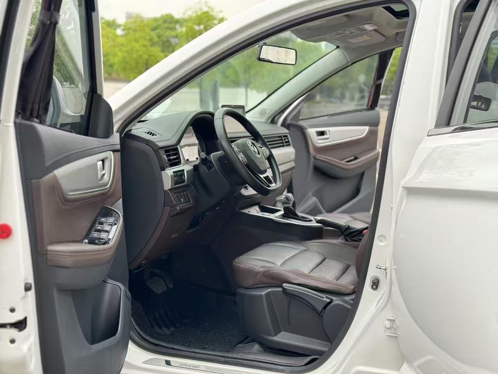 Dongfeng Fengxing Jingyi X5