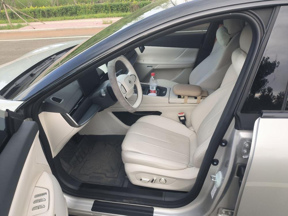 Dongfeng Yipai 奕派007