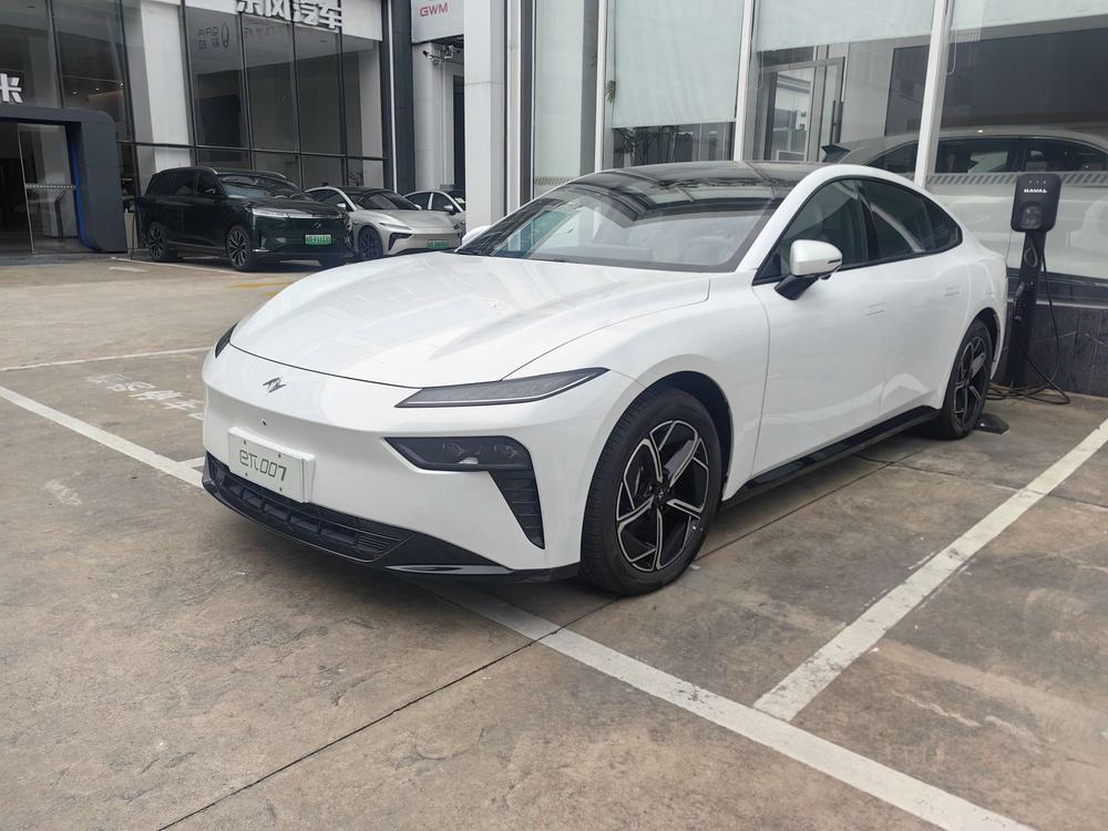 Dongfeng Yipai 奕派007