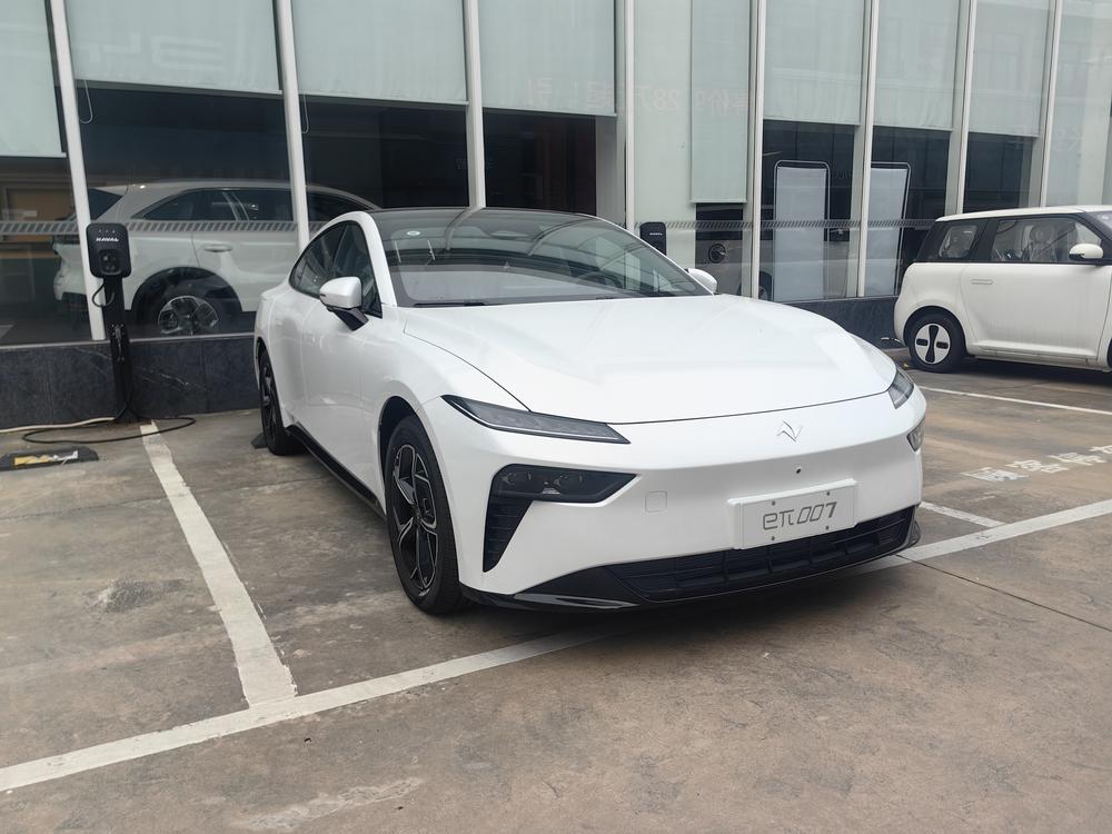 Dongfeng Yipai 奕派007
