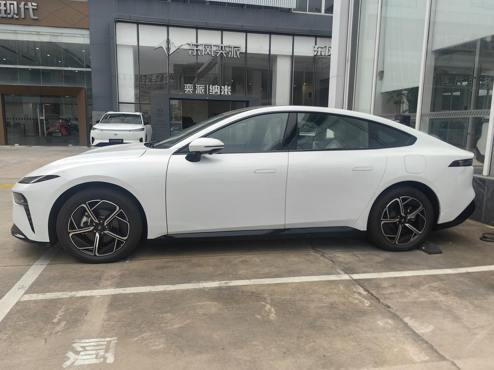 Dongfeng Yipai 奕派007