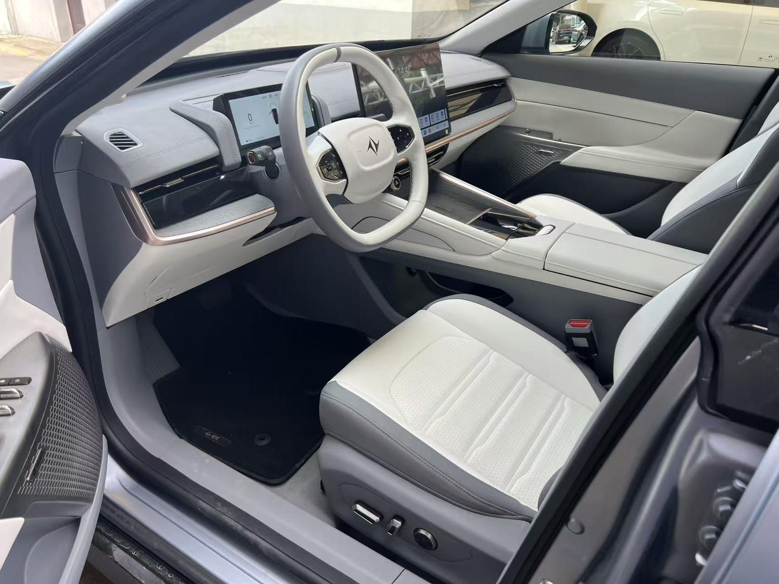 Dongfeng Yipai 奕派007