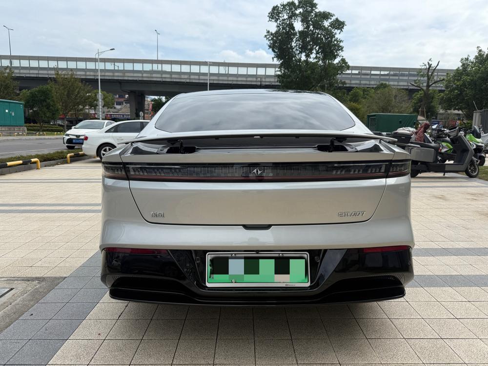 Dongfeng Yipai 奕派007