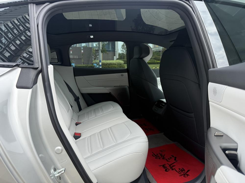 Dongfeng Yipai 奕派007