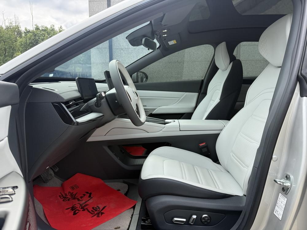 Dongfeng Yipai 奕派007