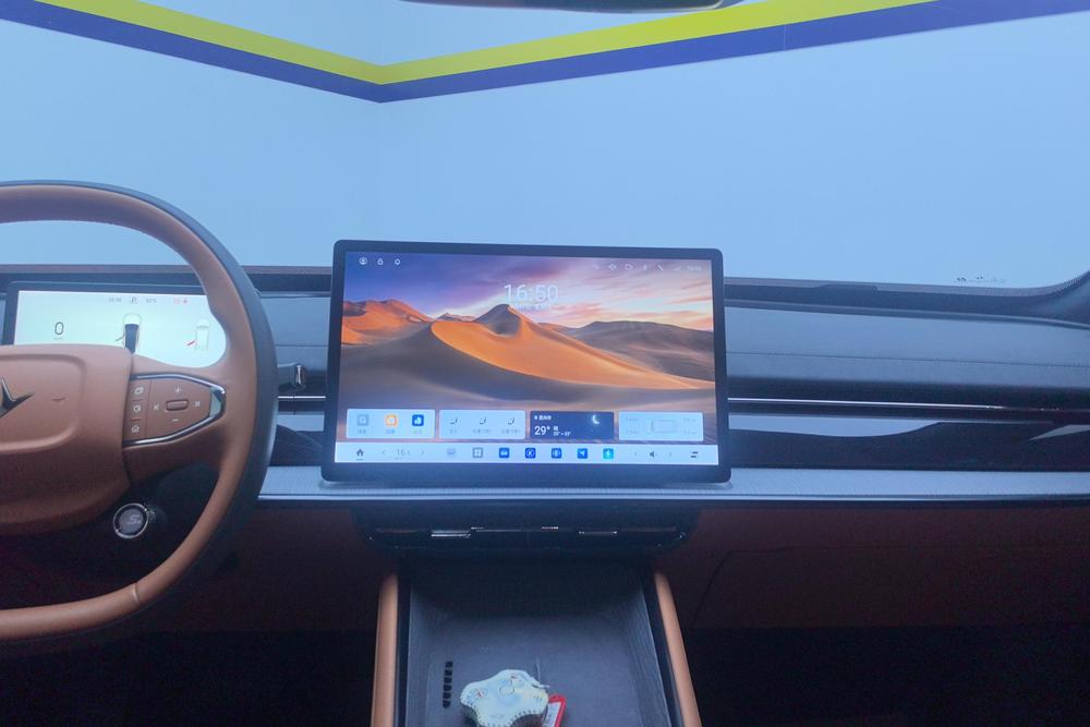Dongfeng Yipai 奕派007
