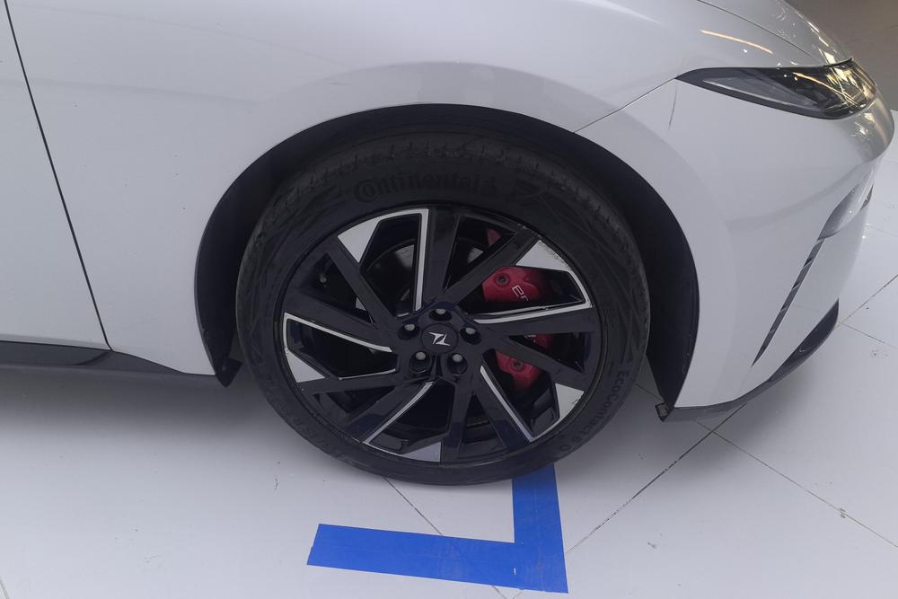 Dongfeng Yipai 奕派007