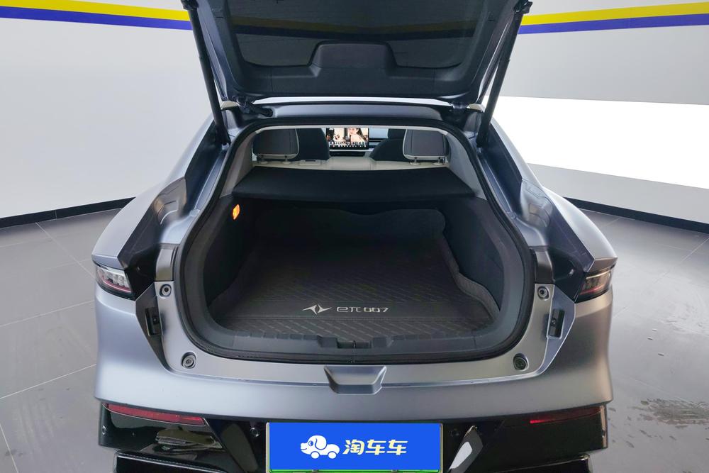 Dongfeng Yipai 奕派007