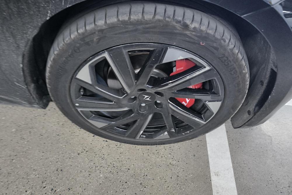 Dongfeng Yipai 奕派007