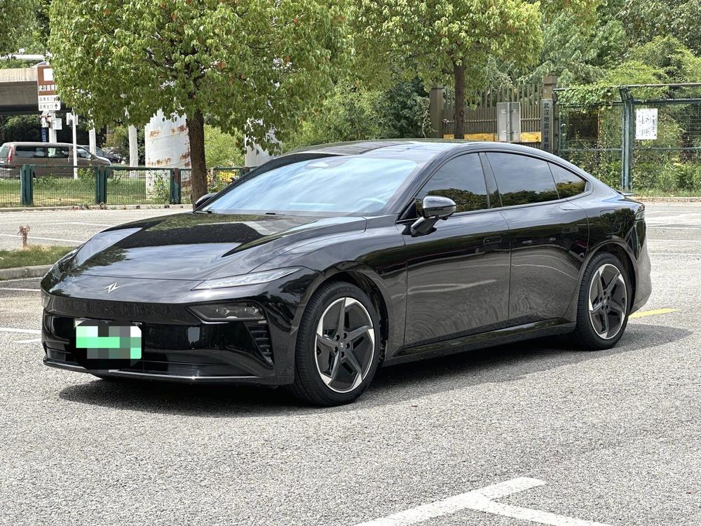 Dongfeng Yipai 奕派007