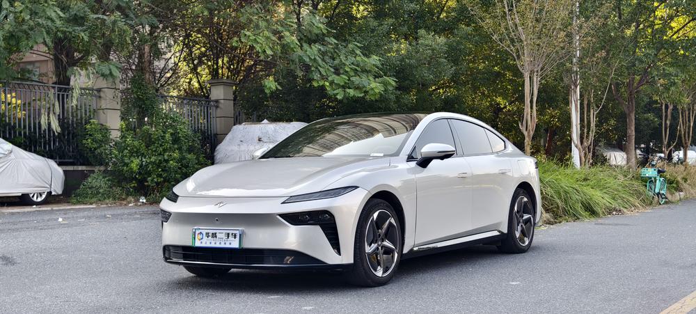 Dongfeng Yipai 奕派007