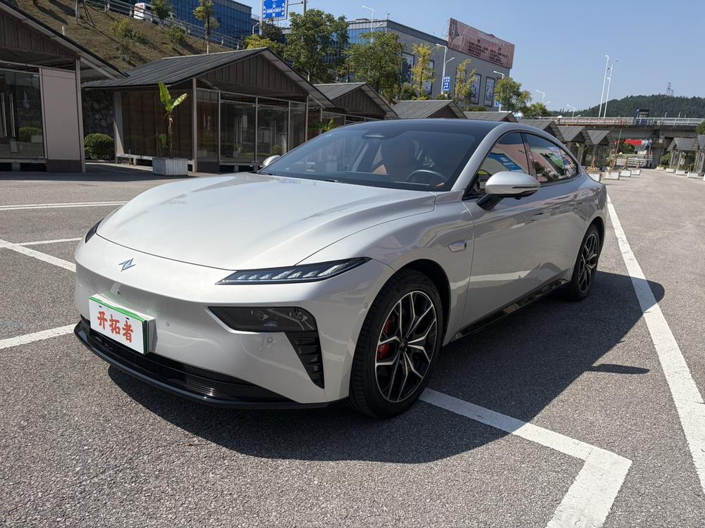 Dongfeng Yipai 奕派007