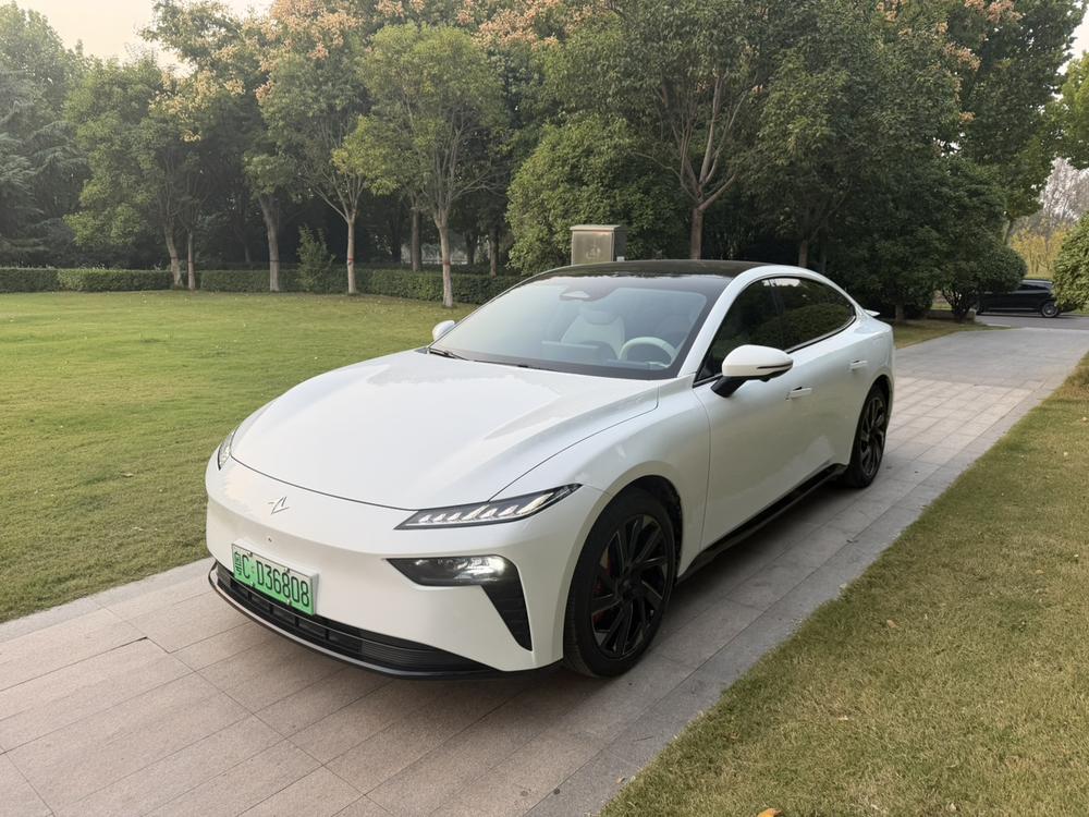 Dongfeng Yipai 奕派007