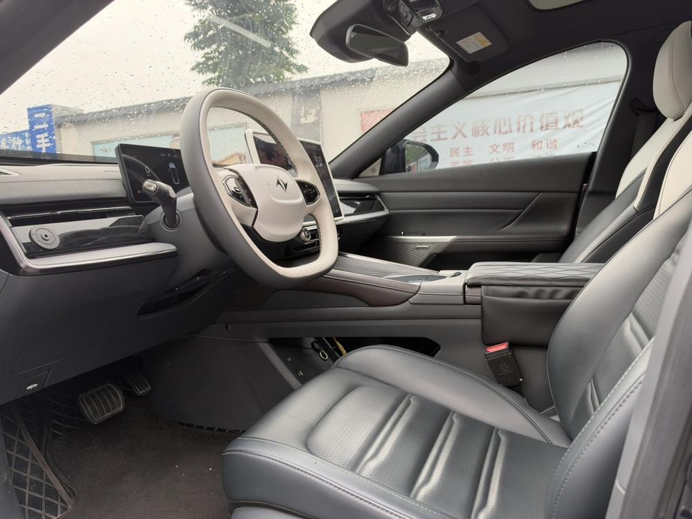 Dongfeng Yipai 奕派007