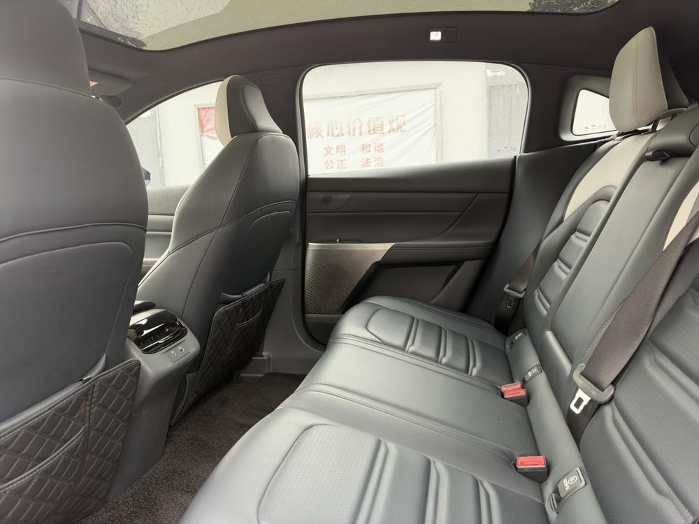 Dongfeng Yipai 奕派007
