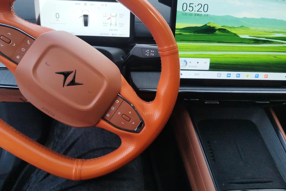 Dongfeng Yipai 奕派007