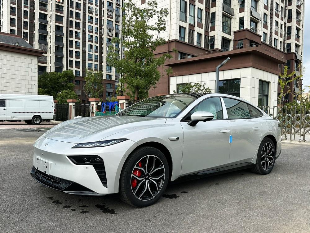 Dongfeng Yipai 奕派007