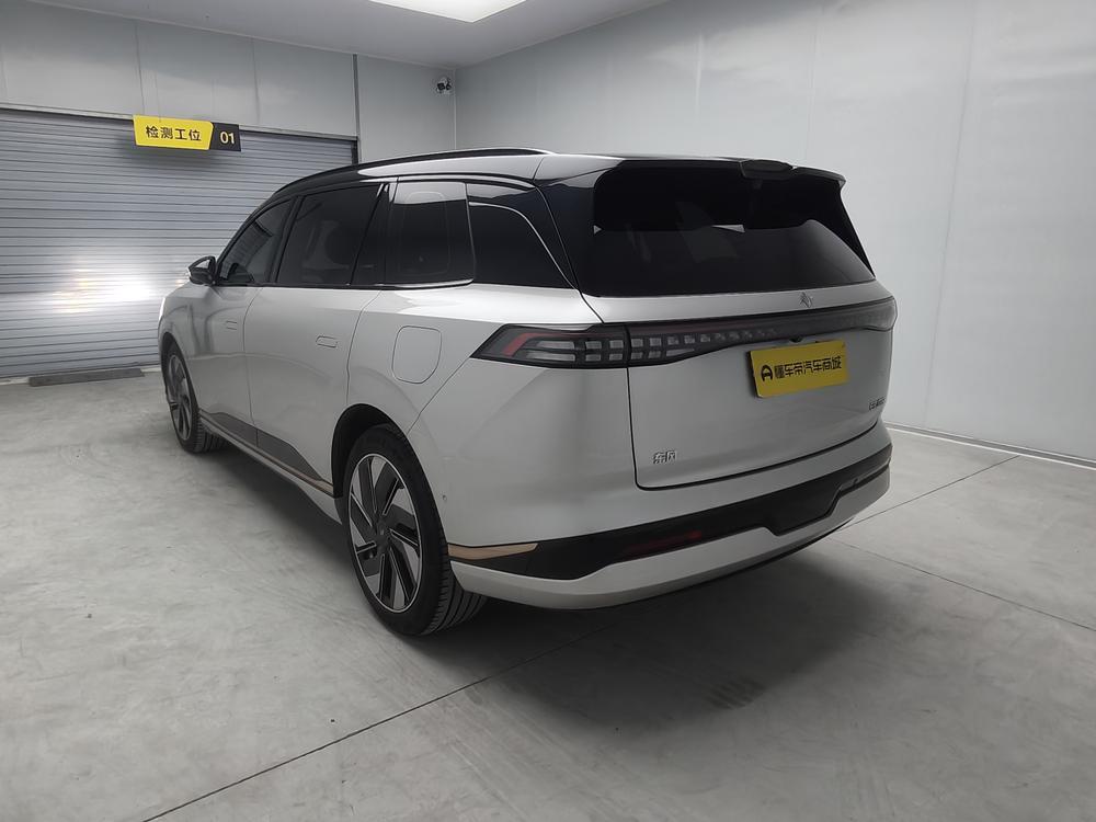 Dongfeng Yipai 奕派008
