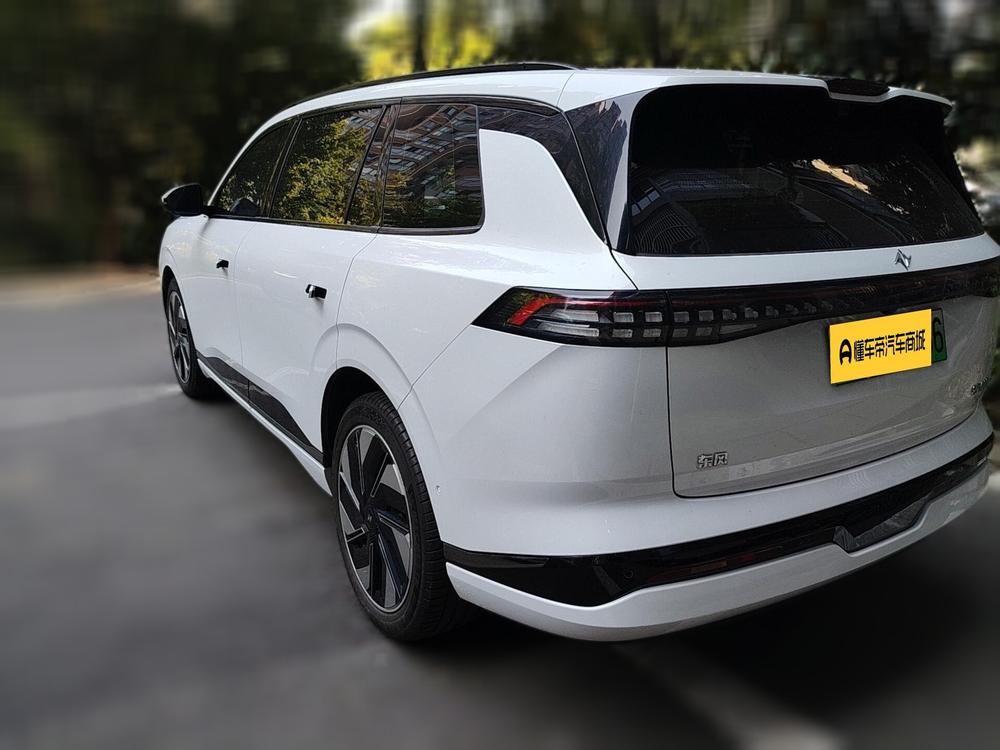 Dongfeng Yipai 奕派008