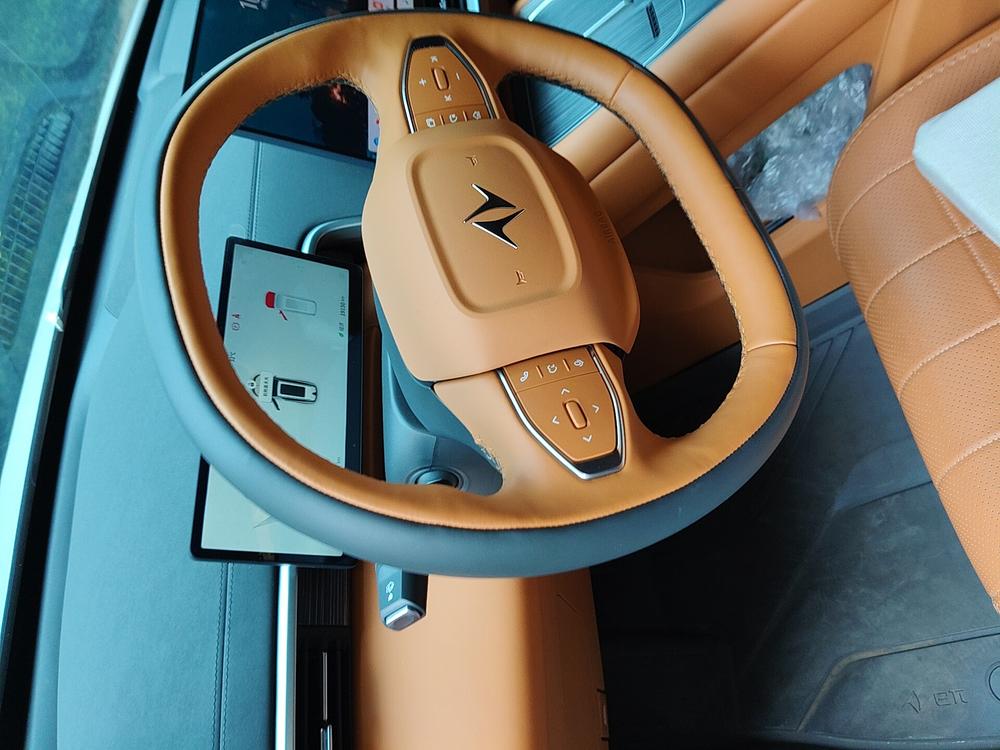 Dongfeng Yipai 奕派008