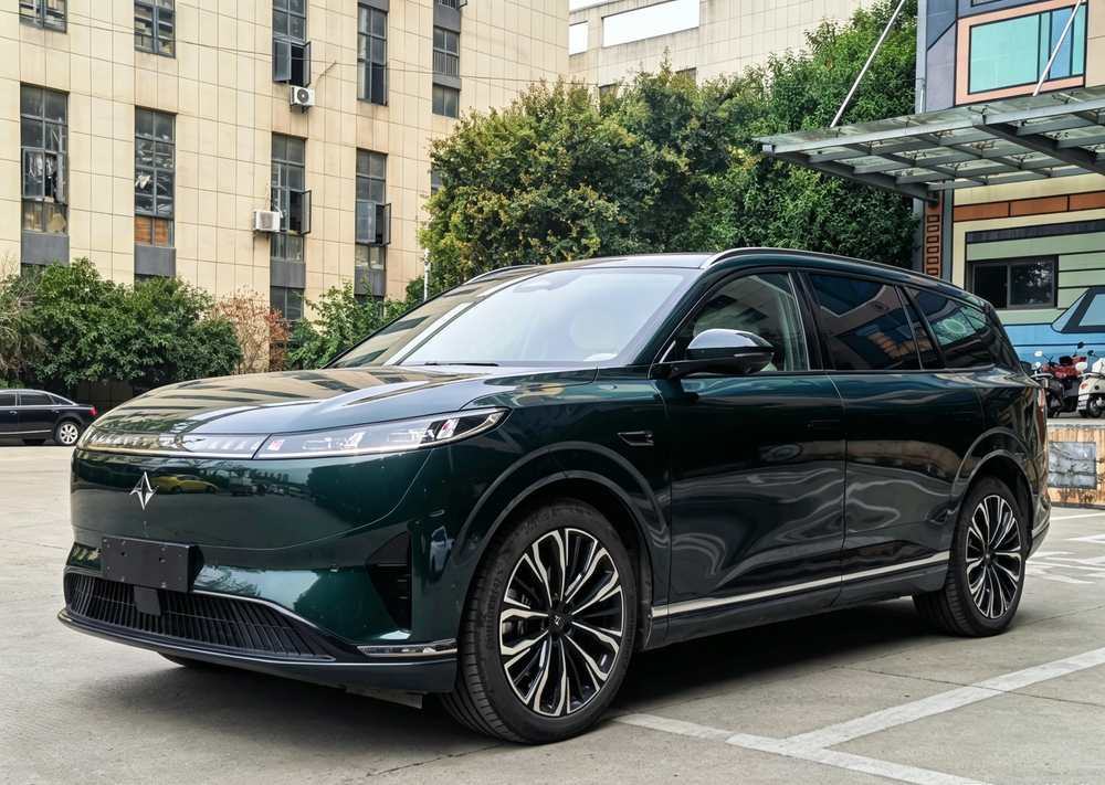 Dongfeng Yipai 奕派008