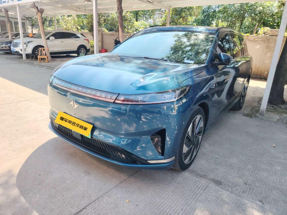 Dongfeng Yipai 奕派008