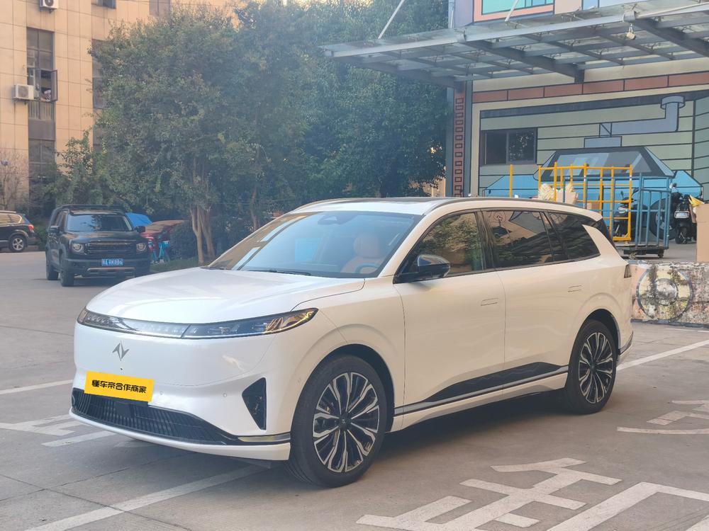 Dongfeng Yipai 奕派008