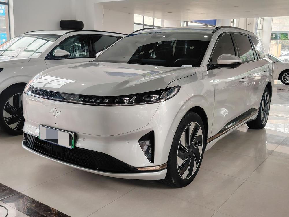 Dongfeng Yipai 奕派008