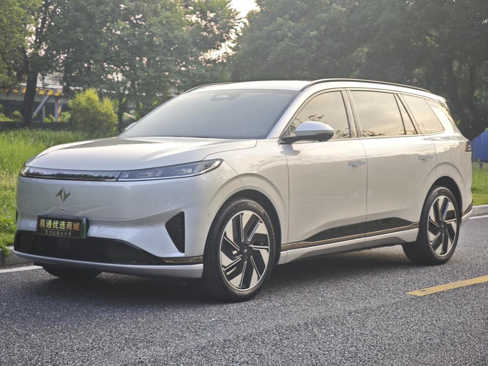 Dongfeng Yipai 奕派008