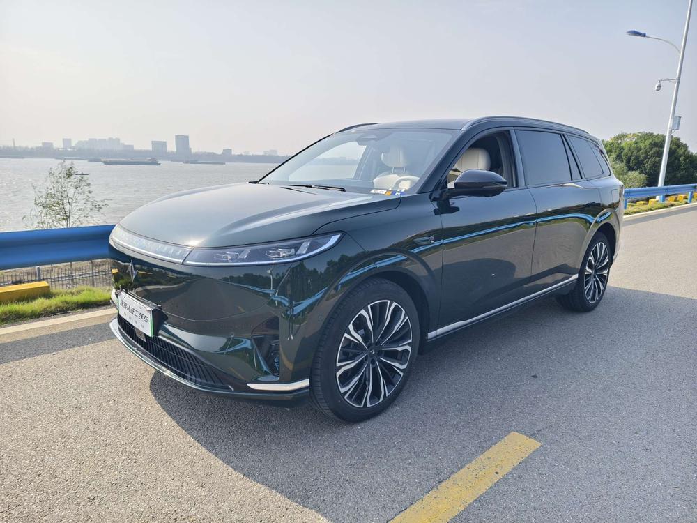 Dongfeng Yipai 奕派008
