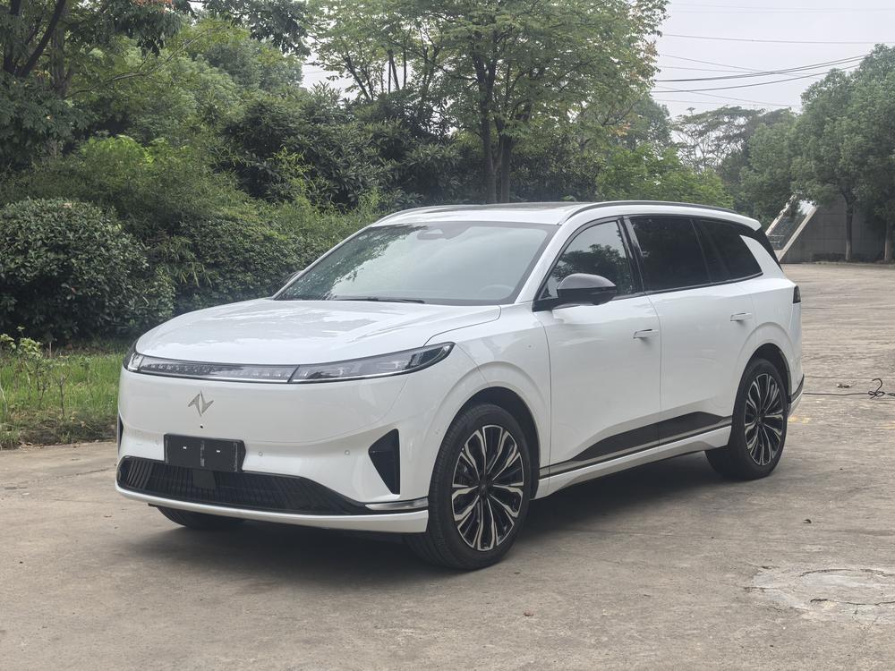 Dongfeng Yipai 奕派008