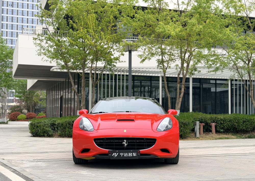 Ferrari California T